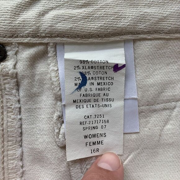 VTG Eddie Bauer Women's Size 16R White Flared Jeans Pants (Measures 37W x 32.5L) - Picture 6 of 11